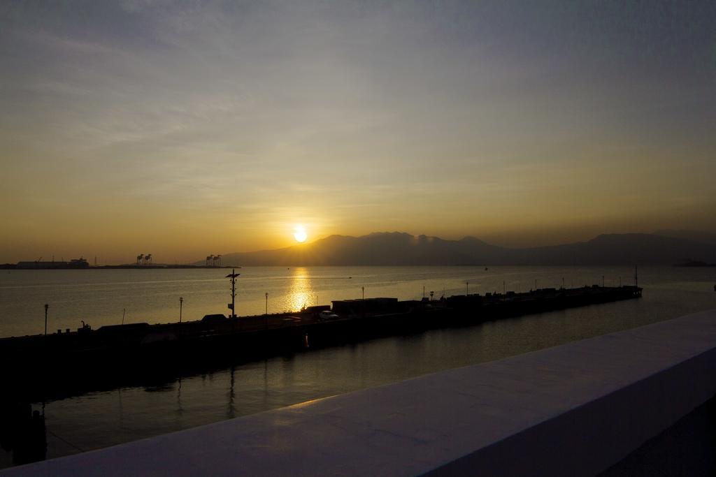 The Reef Hotel And Residences Olongapo Εξωτερικό φωτογραφία