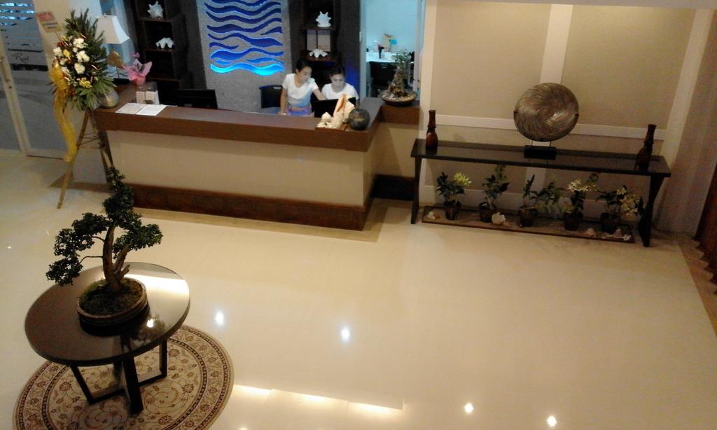 The Reef Hotel And Residences Olongapo Εξωτερικό φωτογραφία