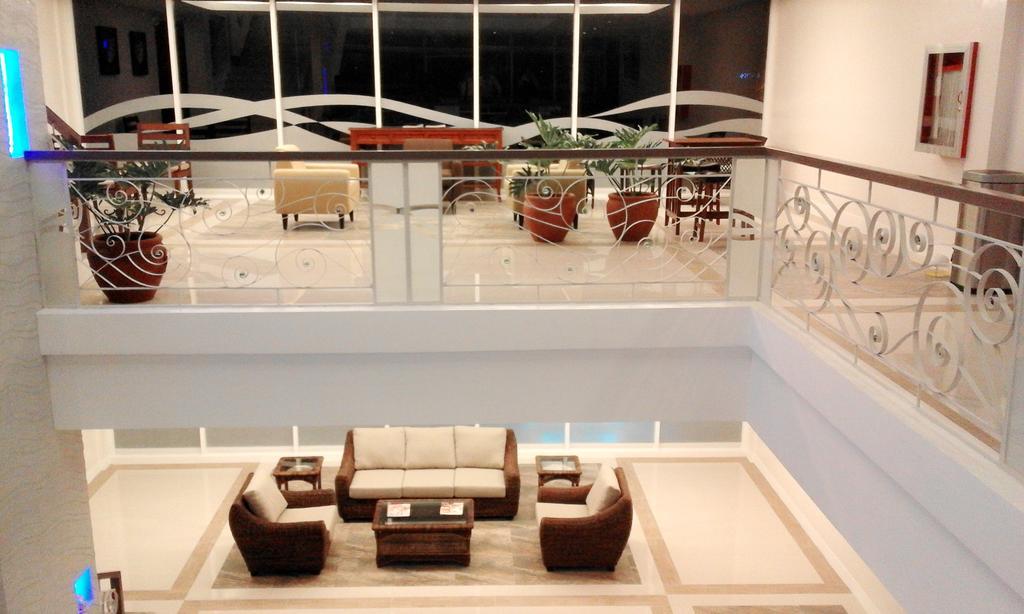 The Reef Hotel And Residences Olongapo Εξωτερικό φωτογραφία
