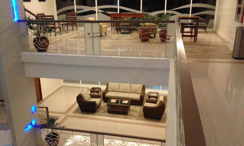 The Reef Hotel And Residences Olongapo Εξωτερικό φωτογραφία