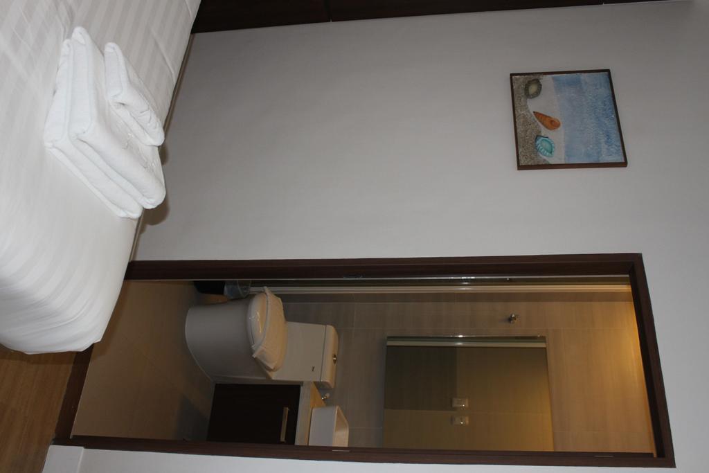 The Reef Hotel And Residences Olongapo Εξωτερικό φωτογραφία