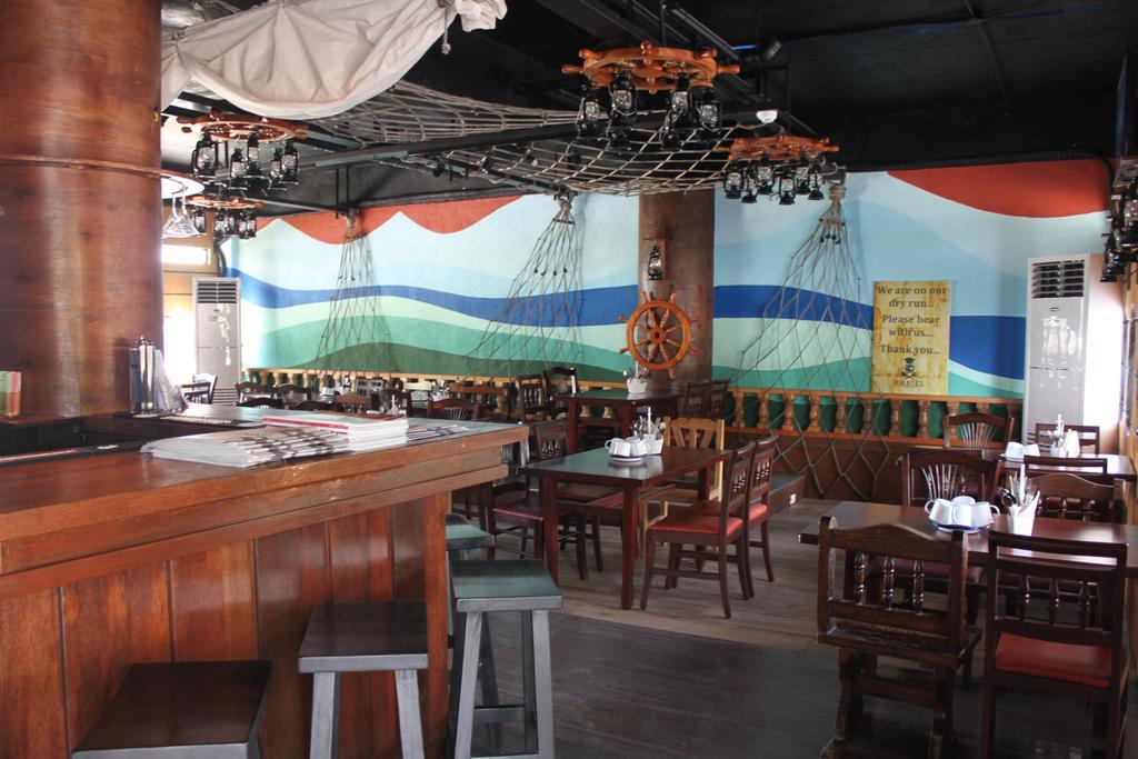 The Reef Hotel And Residences Olongapo Εξωτερικό φωτογραφία