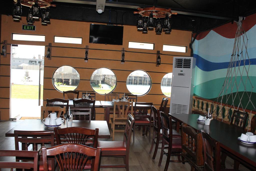 The Reef Hotel And Residences Olongapo Εξωτερικό φωτογραφία