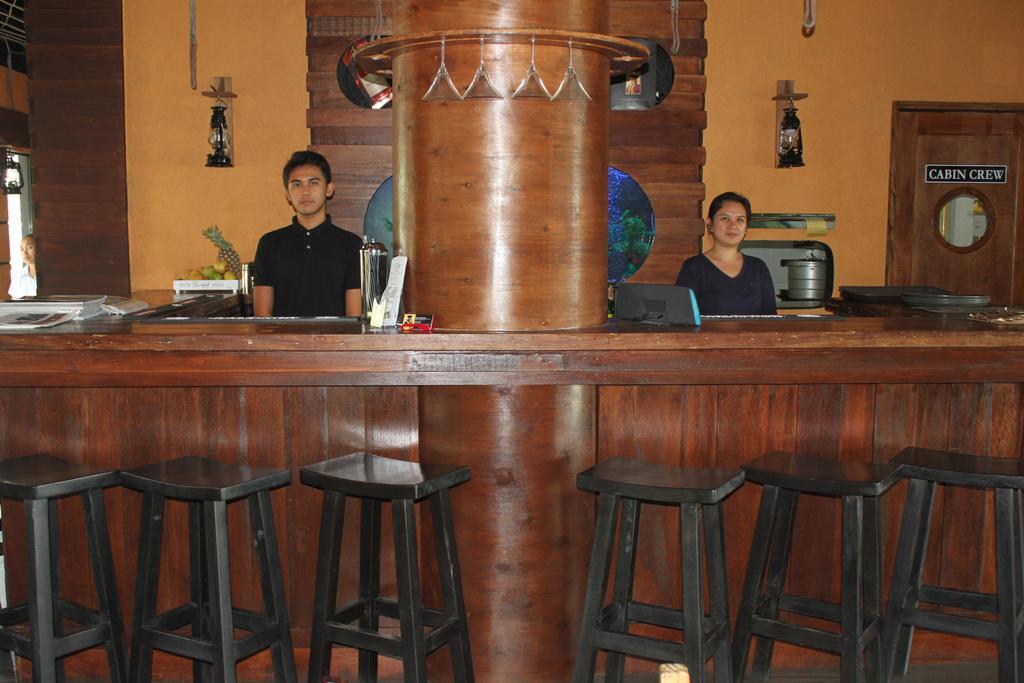 The Reef Hotel And Residences Olongapo Εξωτερικό φωτογραφία