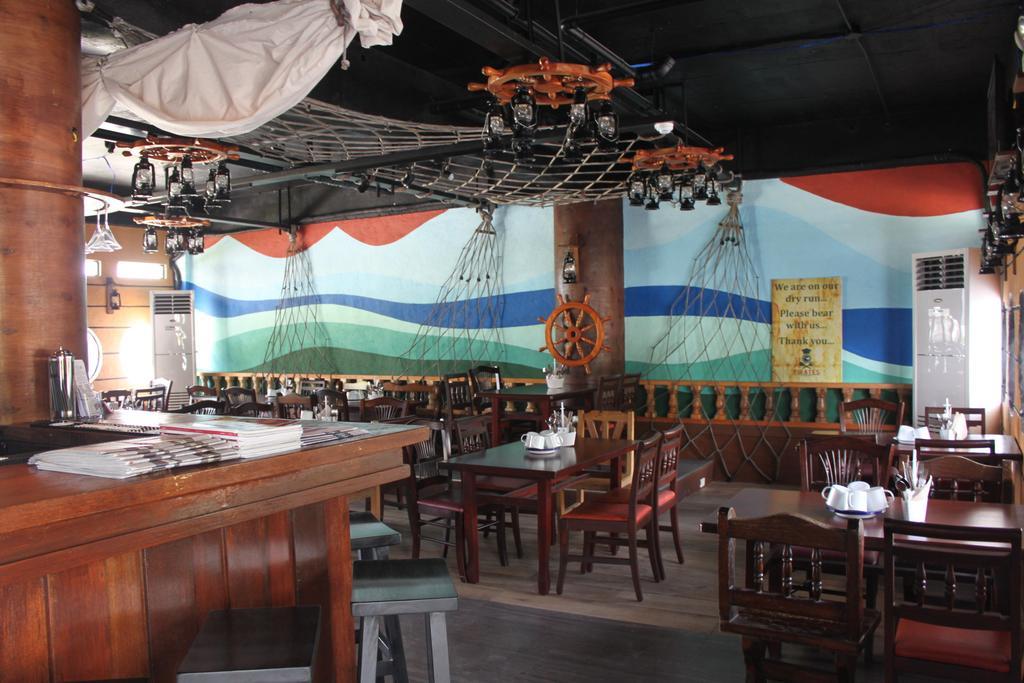 The Reef Hotel And Residences Olongapo Εξωτερικό φωτογραφία