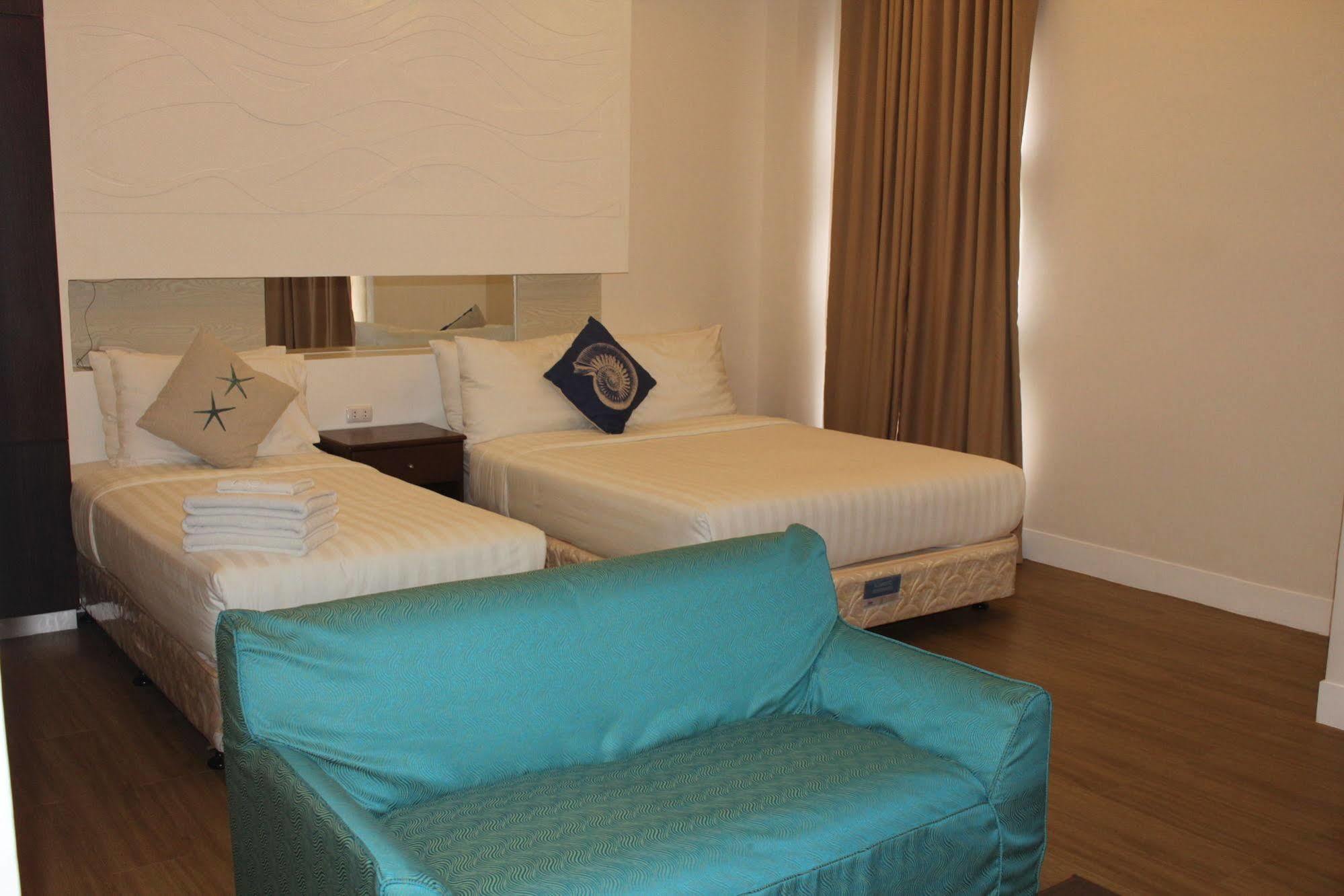 The Reef Hotel And Residences Olongapo Εξωτερικό φωτογραφία